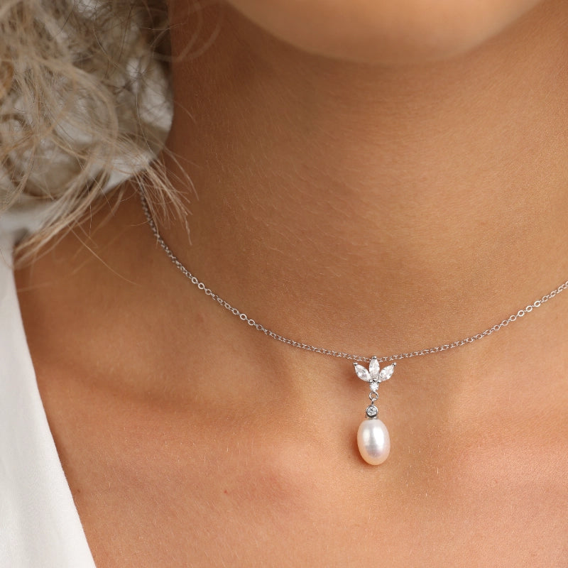 שרשרת כסף תליון פרח משובץ פנינה