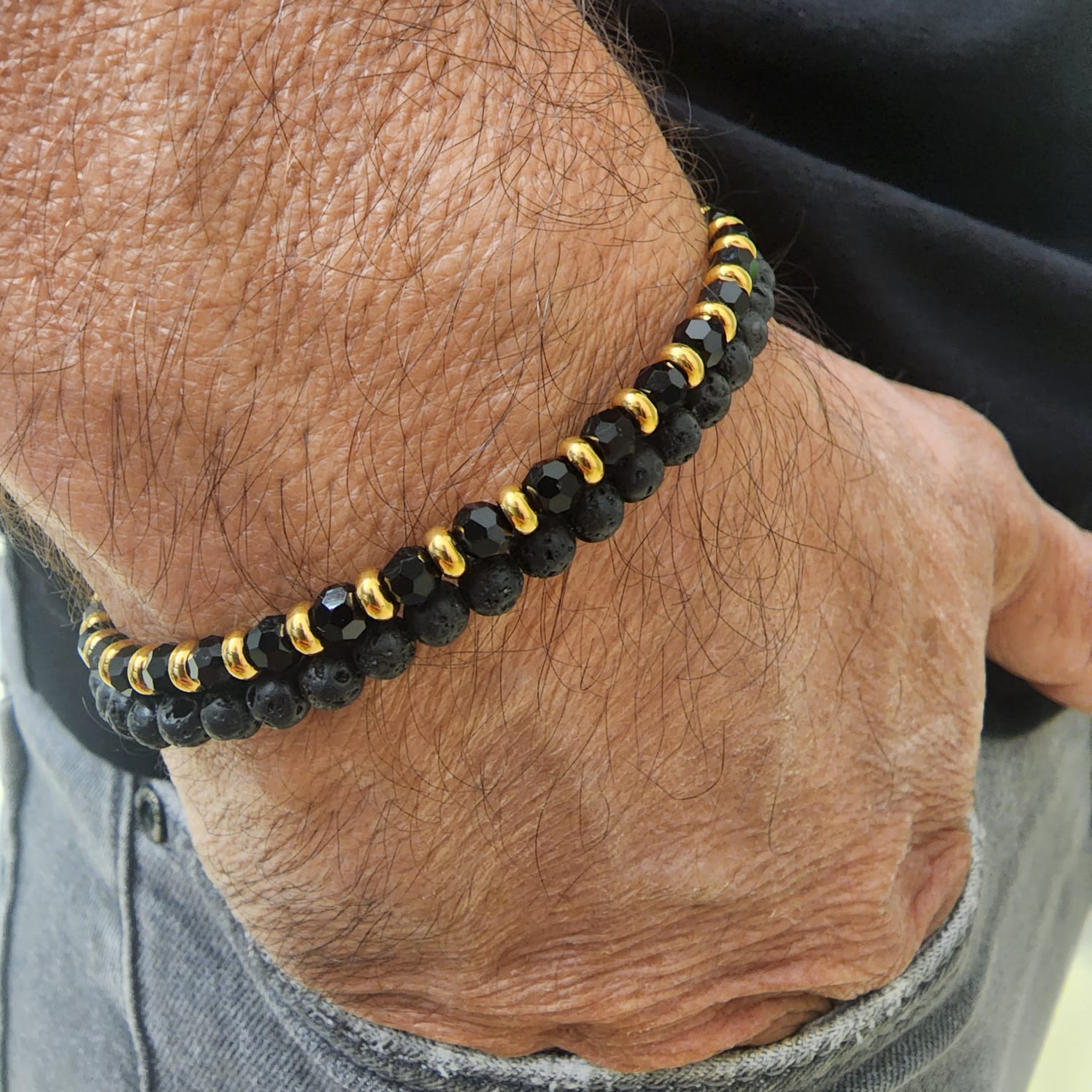 ee74c319-9573-4914-8fb9-b6e4c952ea29