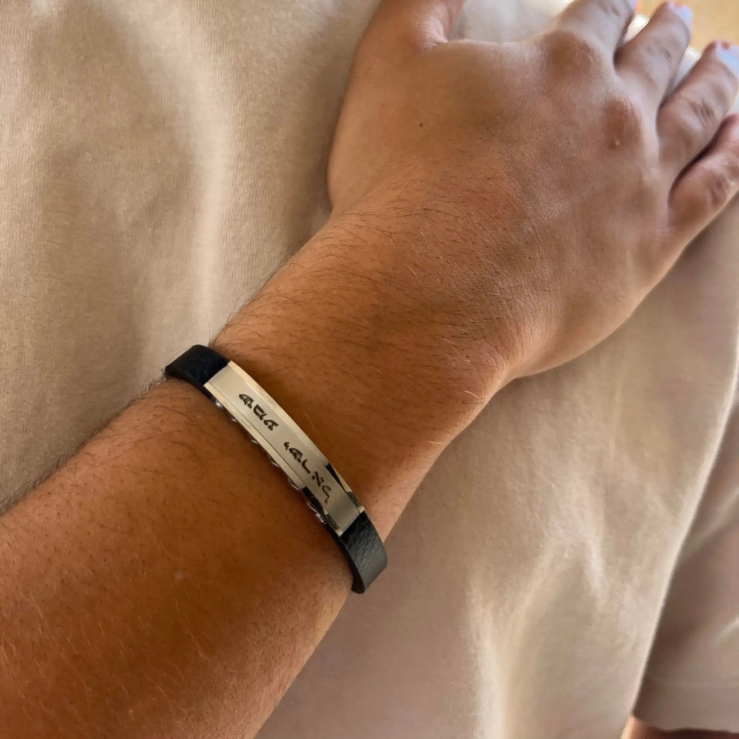 צמיד  עור לגבר   "LIAM"