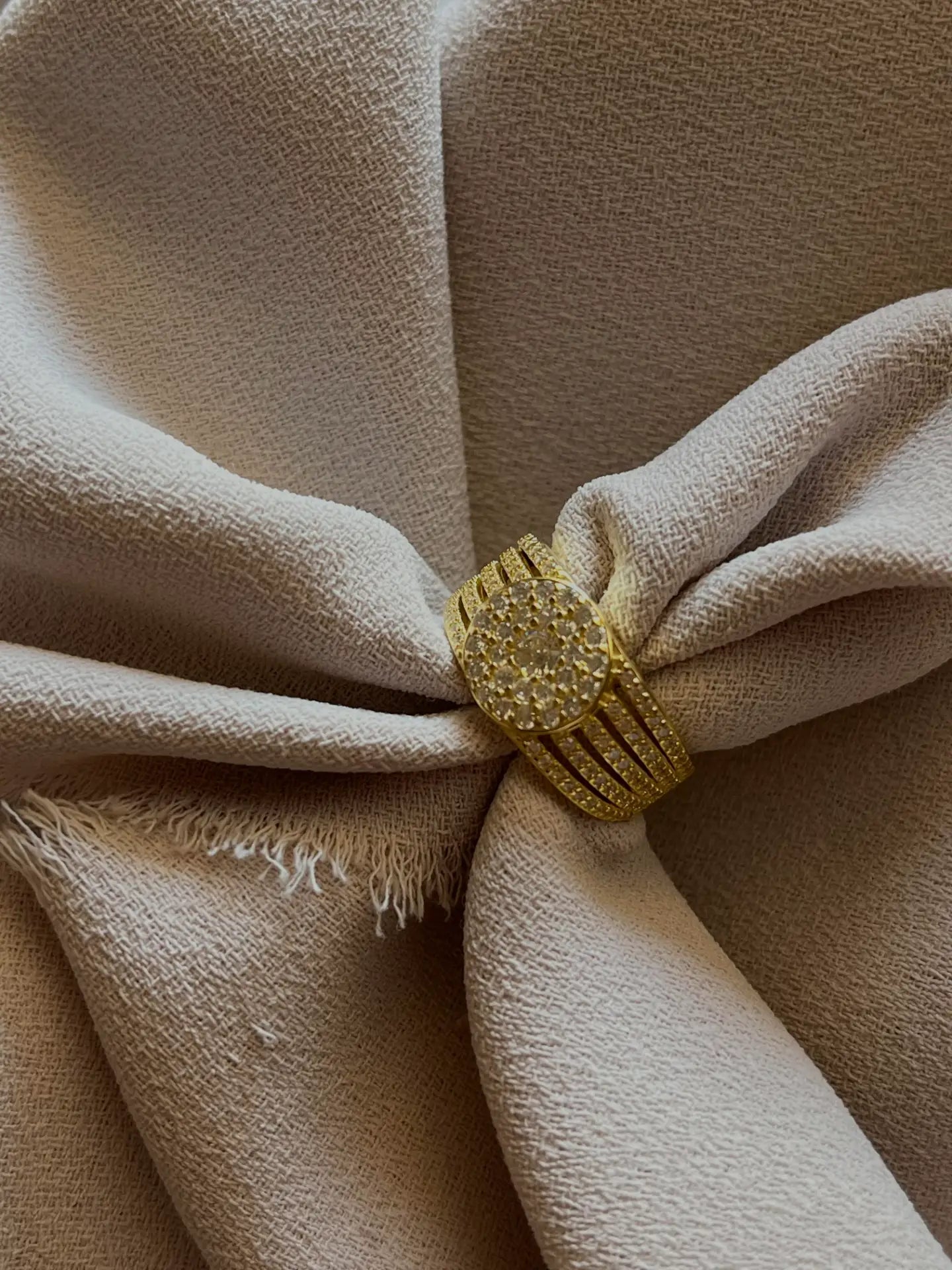 טבעת כסף משובצת זרקון איזבלה