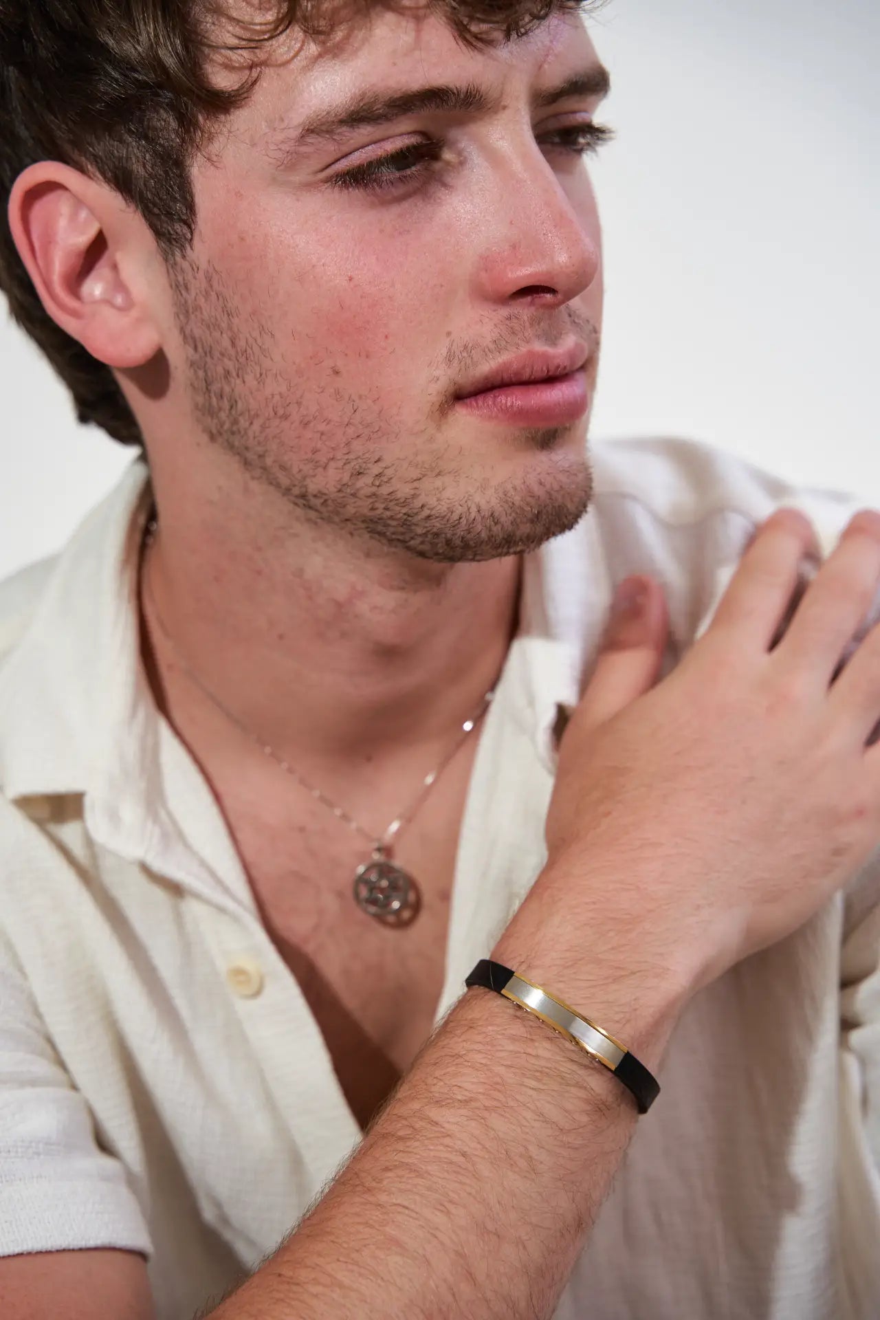 צמיד  עור לגבר   "LIAM"