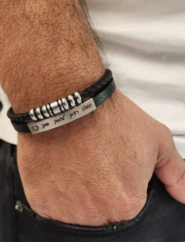 צמיד JETEM לגבר עם רצועות עור וחרוזי מתכת בעיצוב יוקרתי